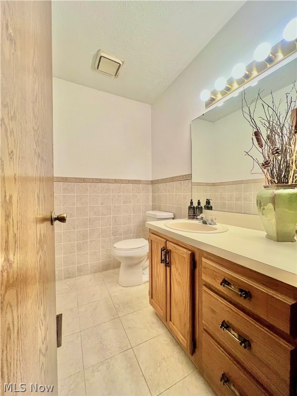 Photo of 620 Topaz Lane, Brunswick, OH 44212 (MLS # 5193922)