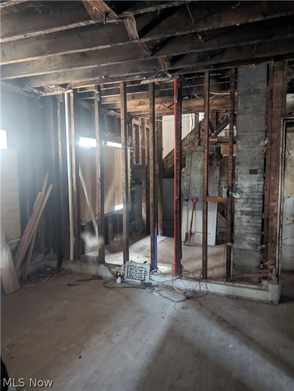 Frisbie Cos/Windemere 03 - Residential Income