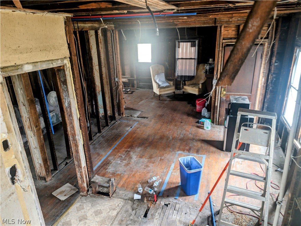 Frisbie Cos/Windemere 03 - Residential Income