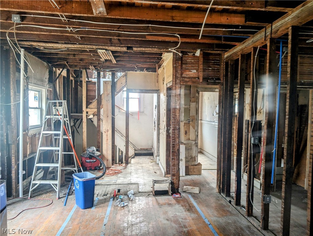 Frisbie Cos/Windemere 03 - Residential Income