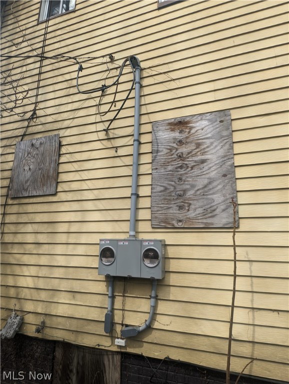 Frisbie Cos/Windemere 03 - Residential Income