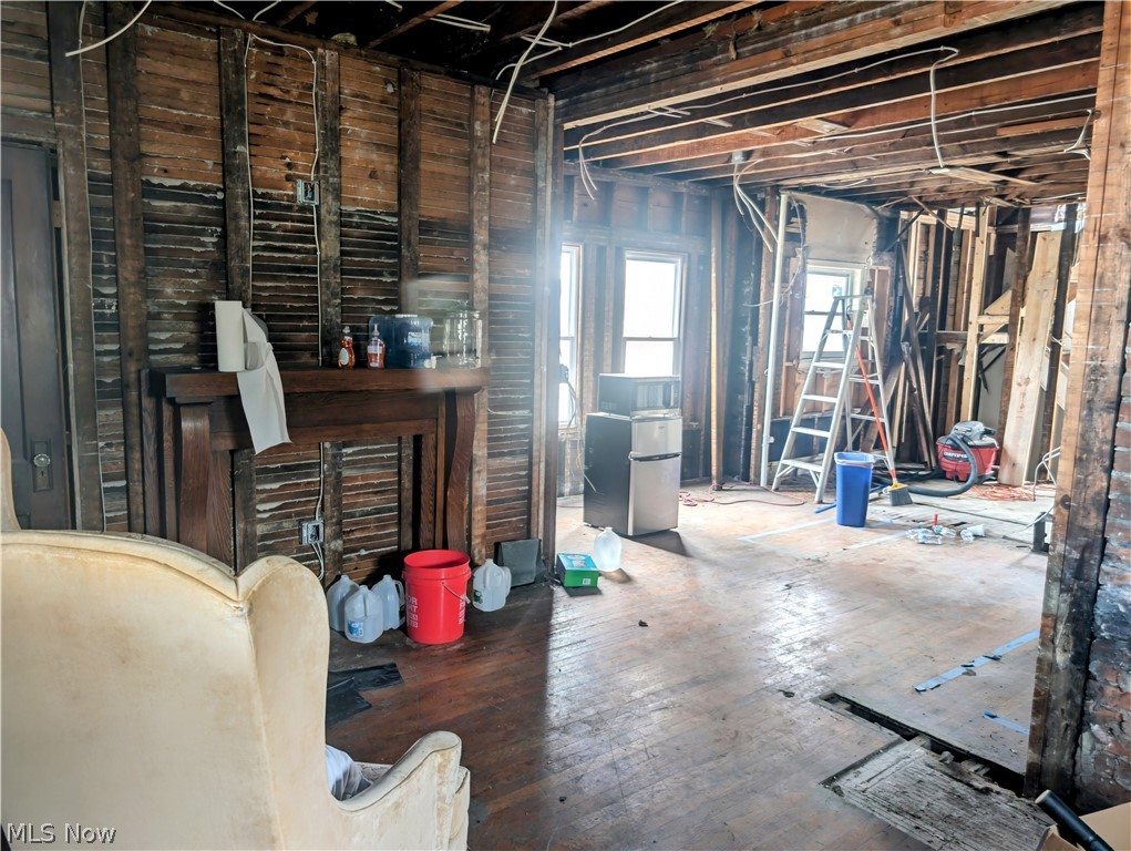 Frisbie Cos/Windemere 03 - Residential Income