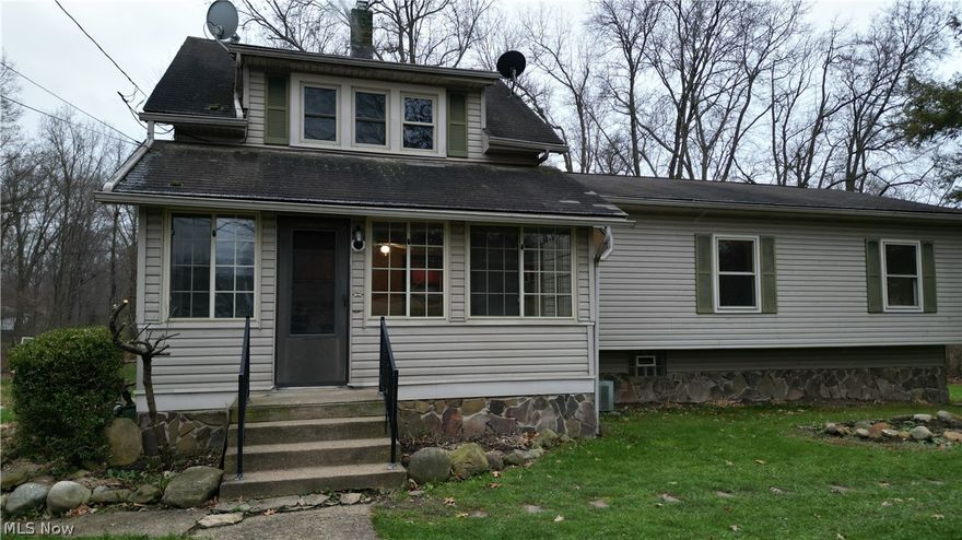 Located in beautiful Hartville. New flooring, carpet & paint throughout. Large home with four bedrooms, 2 full baths. Nice large lot. Call for a showing today!