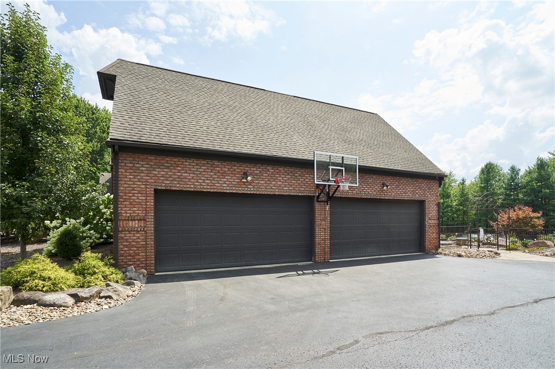 Richfield, Ohio 44286, United States, 6 Bedrooms Bedrooms, ,8 BathroomsBathrooms,Residential,Active,196494