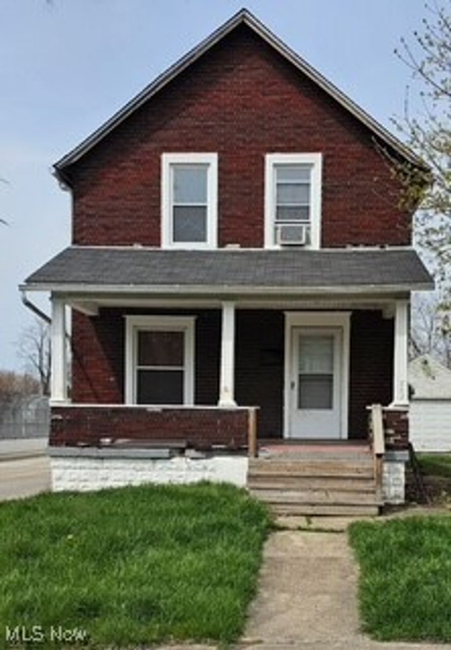 Come check out this freshly painted 2 bedroom 1 bath home.  This home features a large living , dinning room and kitchen on the main floor with both bedrooms and bathroom located on the 2nd floor. With easy access to 680 you are minutes away from local shopping and dining.