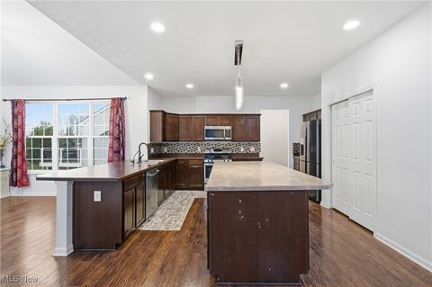 Tiny photo for 12120 Edgehill Oval, Strongsville, OH 44149 (MLS # 5178737)