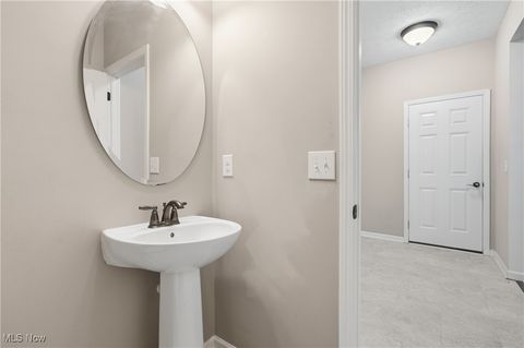 Tiny photo for 12120 Edgehill Oval, Strongsville, OH 44149 (MLS # 5178737)