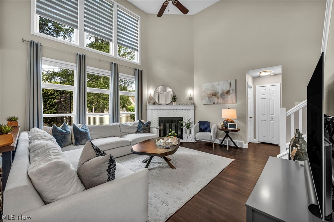 1454 Hollow Wood Lane