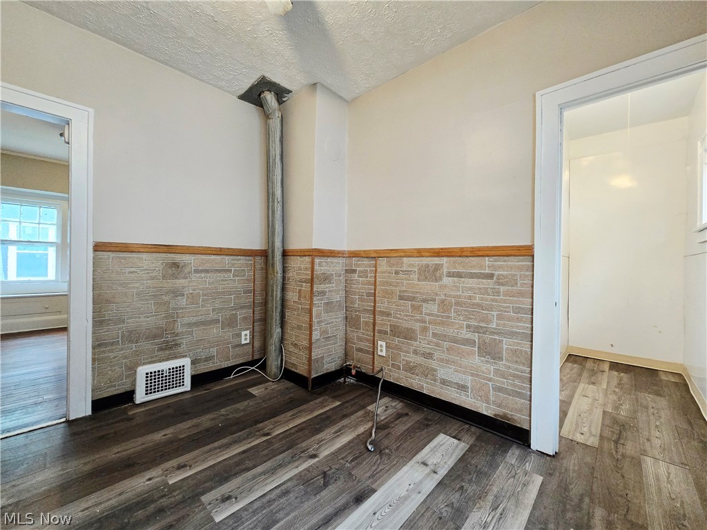 Bartlett Homestead - Residential