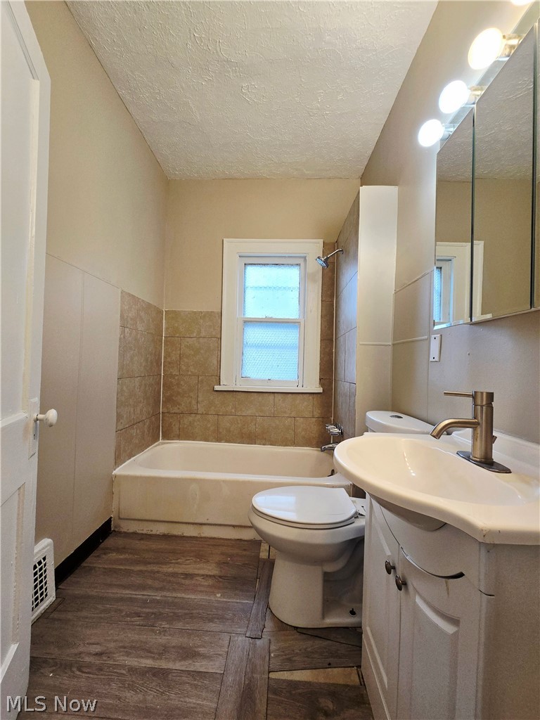 Bartlett Homestead - Residential