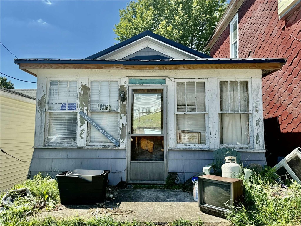 Calling all investors! Fixer upper home ready for a new life. Property sold as is. No guarantees. No warranties. Roof roughly 5 years old. Could be sold with 807 Rigby as a package deal.