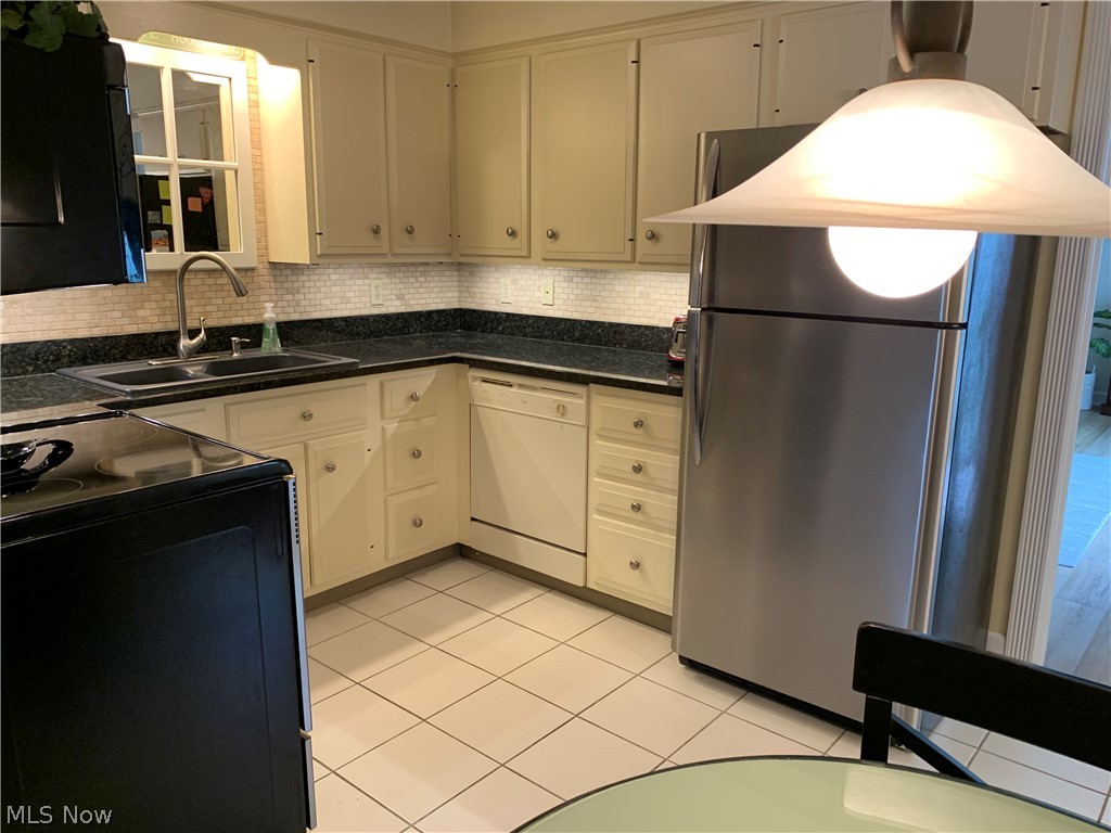 Meadowlawn Condo - Residential