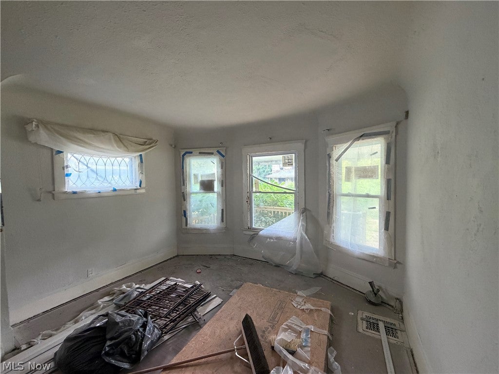 10708 Grantwood Avenue