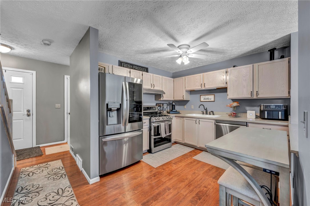 Pinebrook Vill - Residential