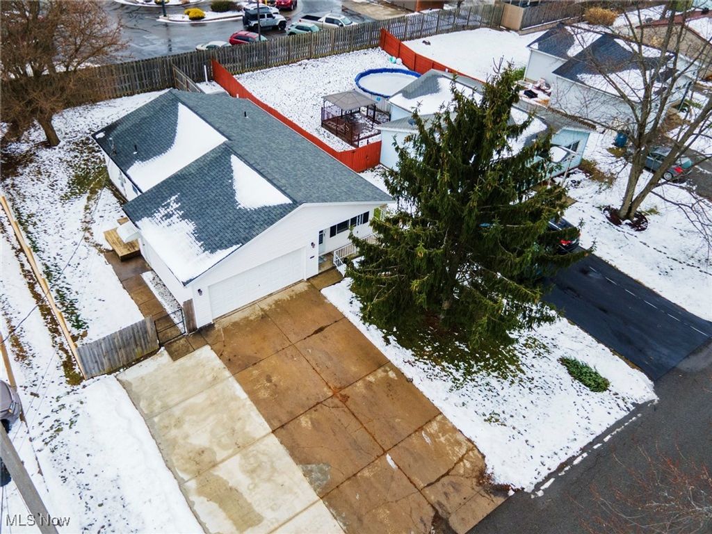 Photo of 1891 Cleveland Street, Salem, OH 44460 (MLS # 5180267)