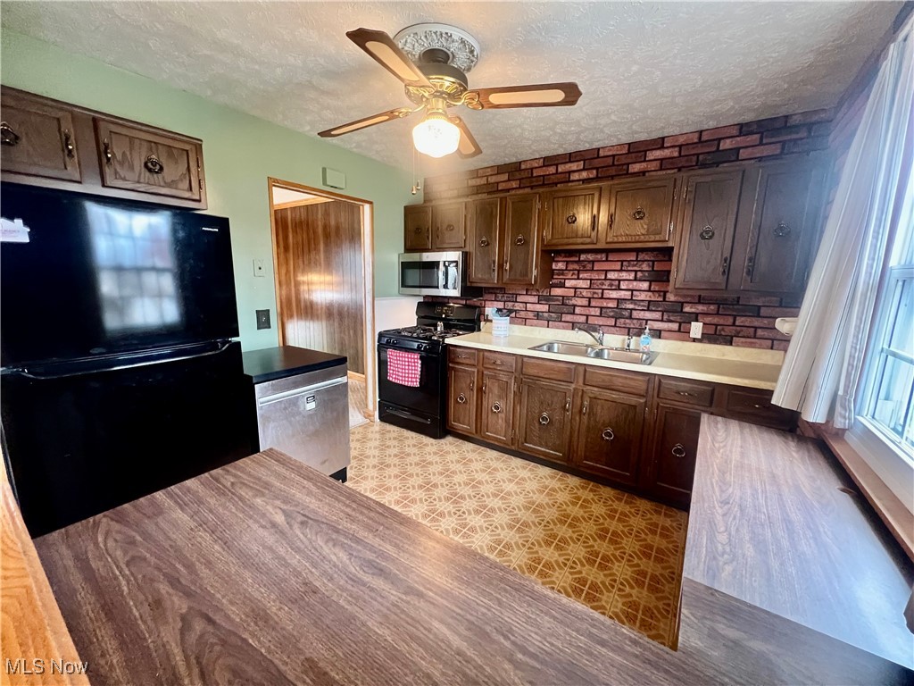 36501 Spindrift Drive, Eastlake, Ohio image 9