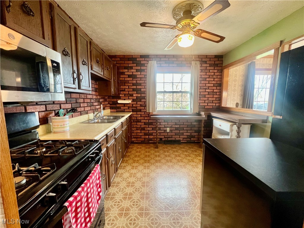 36501 Spindrift Drive, Eastlake, Ohio image 8