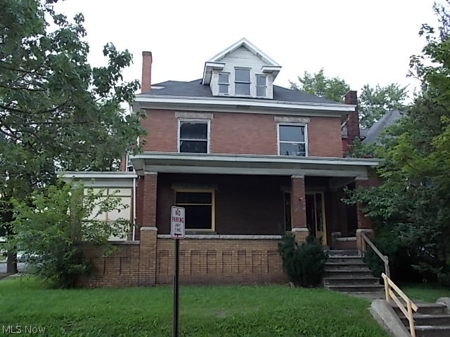 2 AND A HALF STORY BRICK 5 BEDROOM HOME WITH FENCED IN REAR AND 1 CAR BRICK DETACHED GARAGE.LARGE FRONT PORCH.HOME HAS FIST FLOOR HANDICAP BATHROOM WITH STAND IN TUB,FORMAL LIVING ROOM DINING ROOM KITCHEN AND IST FLOOR FAMILY ROOM .3 BEDOOM ON SECOND FLOOR AND MASTER BATH ON SECOND FLOOR.ALSO ROOM FOR 2ND FULL BATH AND ANOTHER 1/2 BATH BUT ALL PLUMBING AND FIXTURES WERE REMOVED.THIRD FLOOR HAS 2 MORWE BEDROOMS.CALL LISTING OFFICE FOR SHOWINGS.