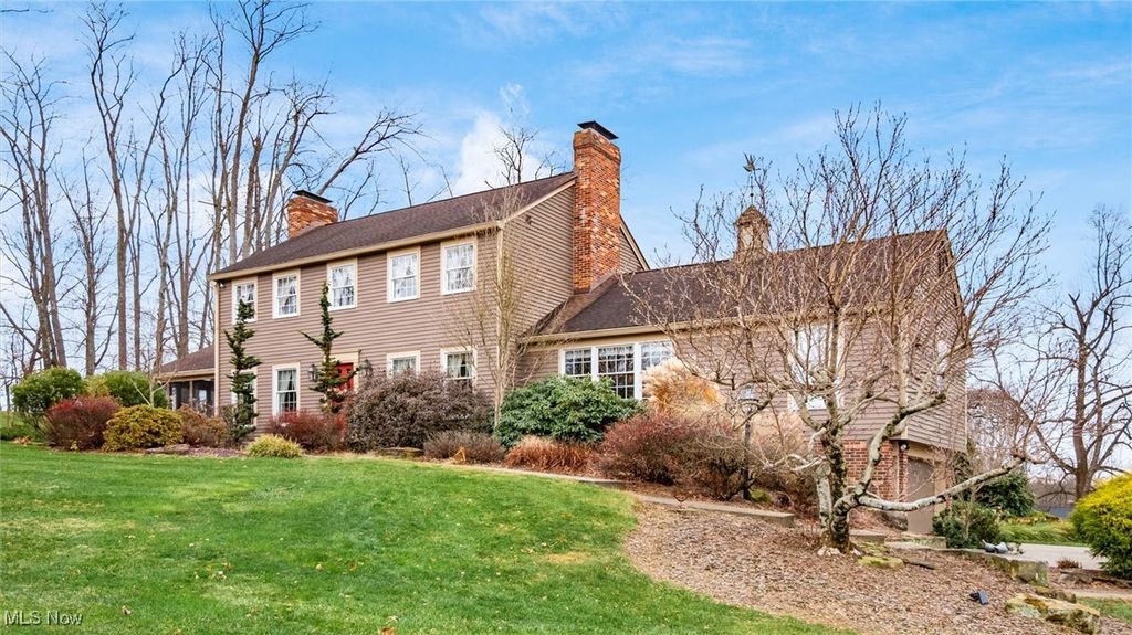 Photo of 5110 Wilshire Drive, Zanesville, OH 43701 (MLS # 5175051)