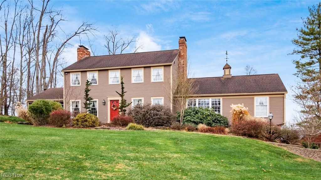 Photo of 5110 Wilshire Drive, Zanesville, OH 43701 (MLS # 5175051)