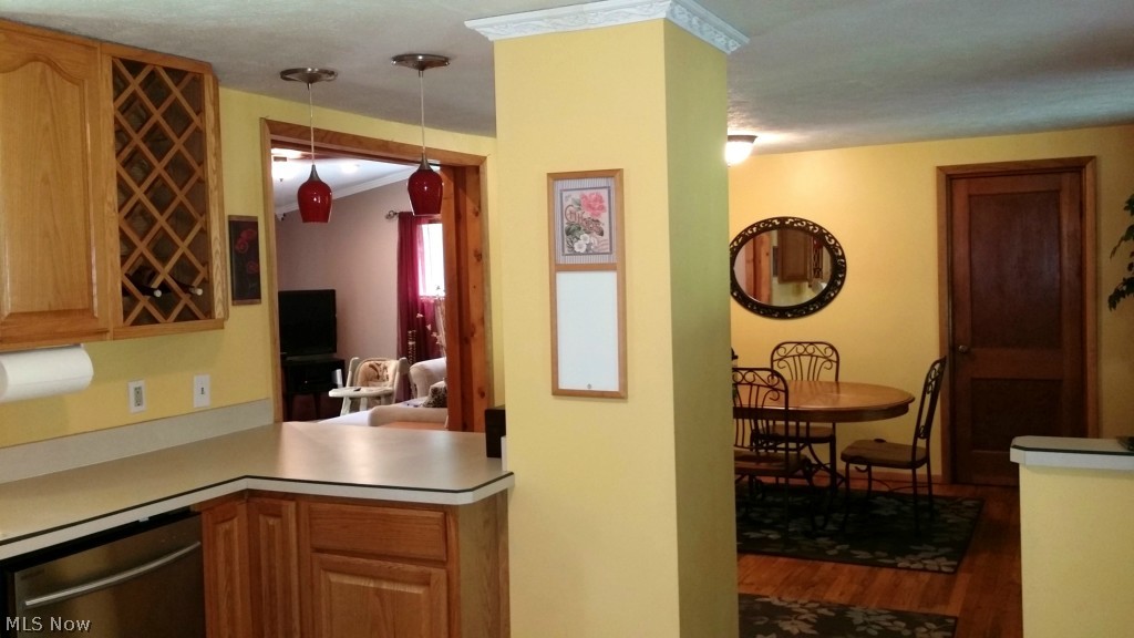 E J Dickay & J C Camps - Residential