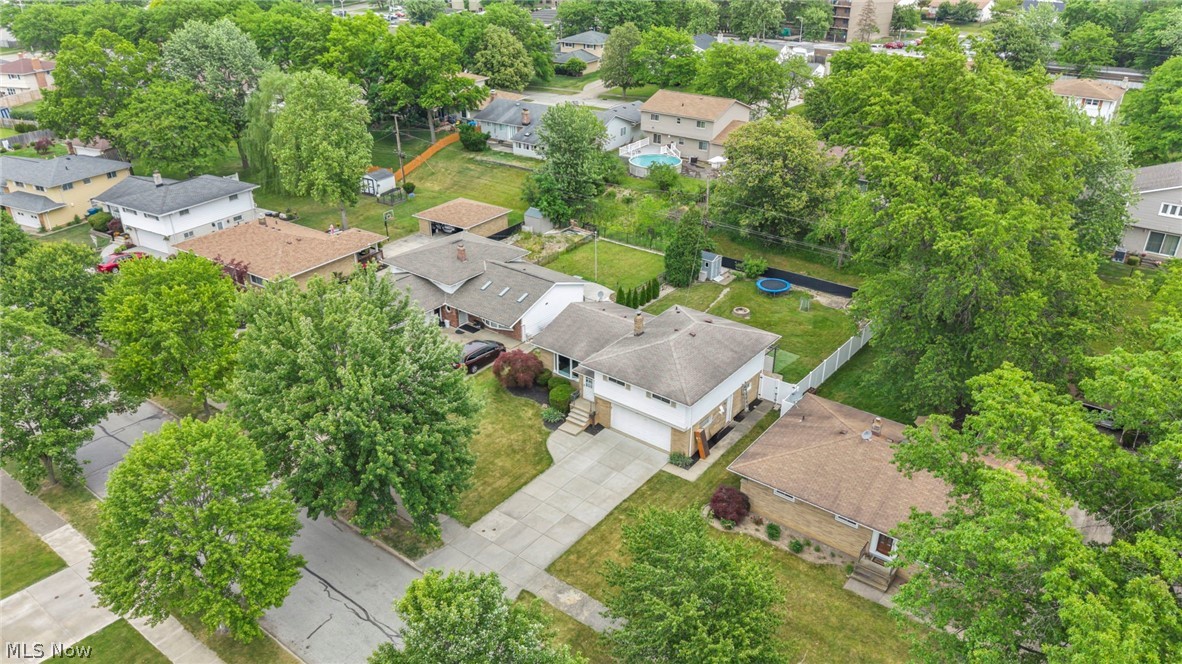 6957 Greenbriar Drive