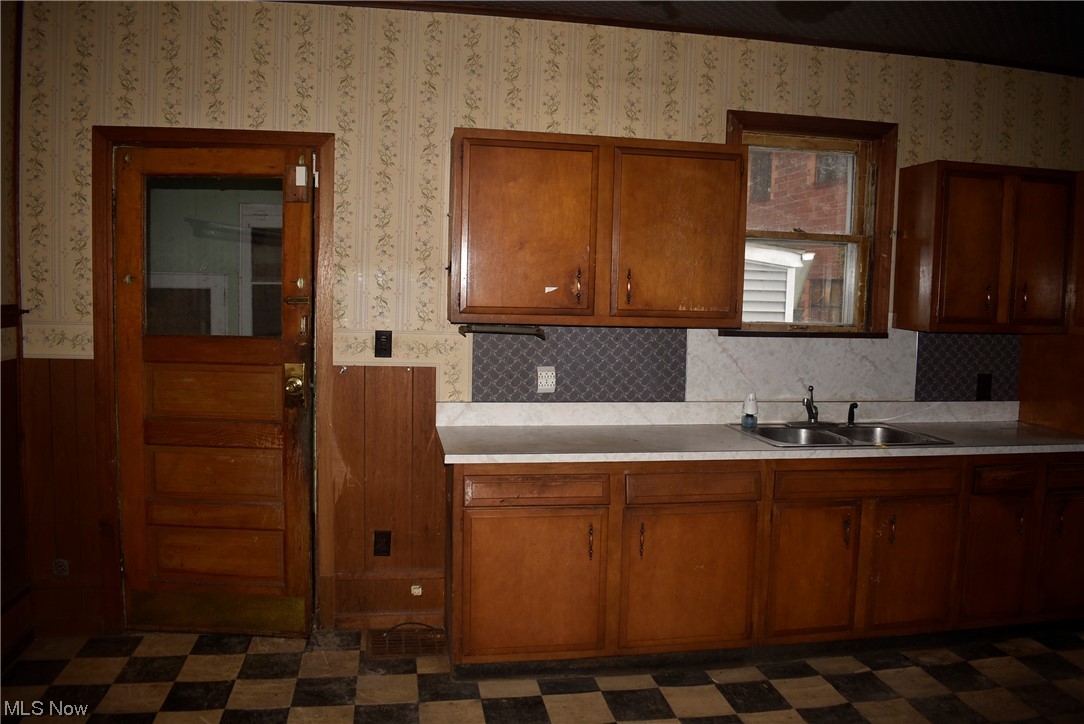 Indianola - Commercial Sale