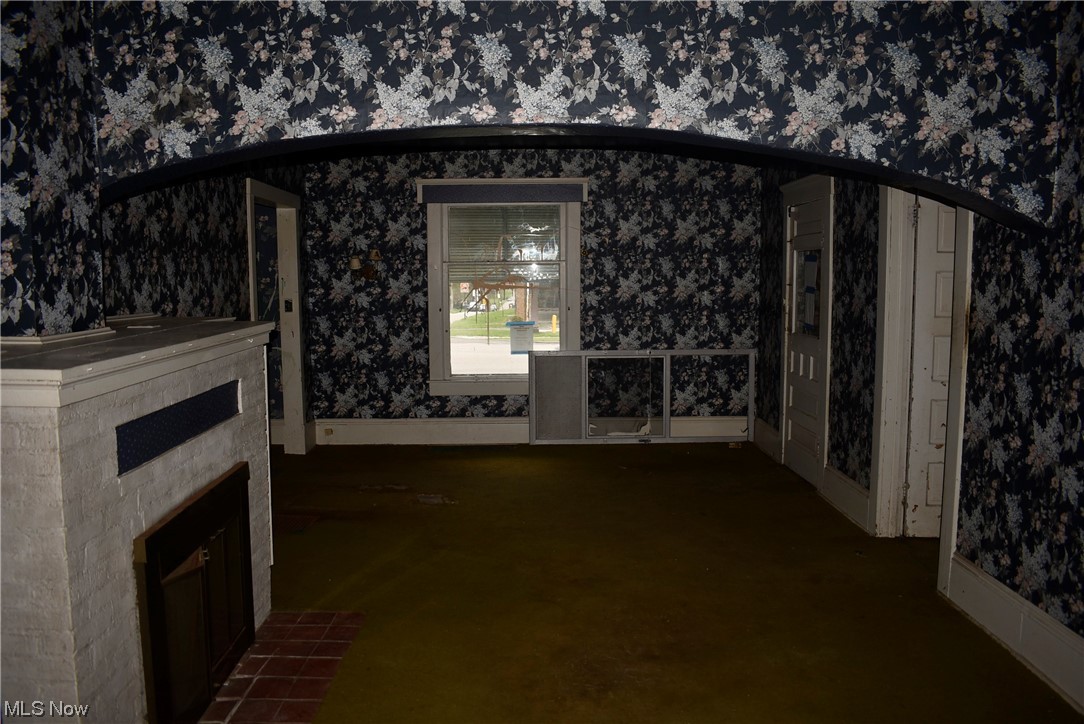 Indianola - Commercial Sale