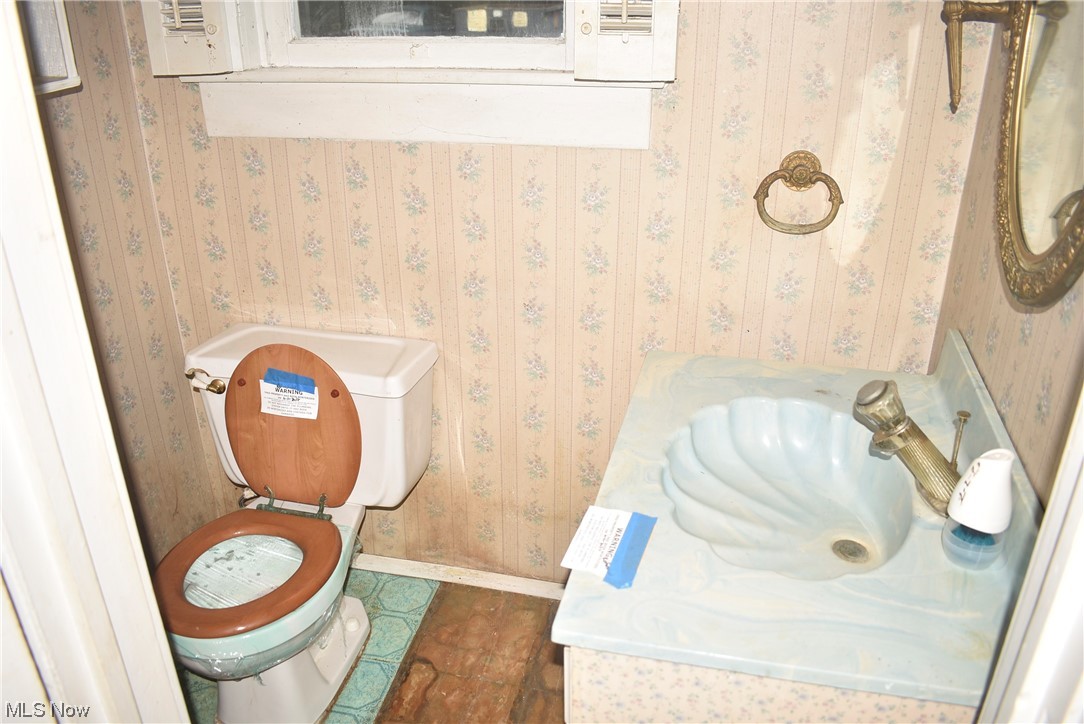 Indianola - Commercial Sale