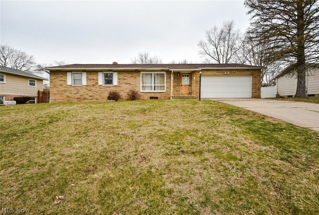 Brick ranch with convenient Canal Fulton location.
Three bedrooms + 2 full baths. New shingles on roof 2019
Family room and living room. Attached 2 car garage. Covered patio and fenced in back yard.
Nice lot 89x125.