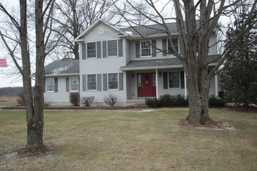 Home has an amazing entry with oak flooring full oak banister leading up to your second level.
Features include a large eat in kitchen with oak cabinets, formal dining room with trey ceilings, large living room with fireplace, large
master bedroom with walk in closet and did I mention that your laundry is now conveniently located on the second floor? Home will host
all the major family gatherings with most choosing to enjoy your finished basement and wet bar.Not only is this house functional, it truly has been built first class as the details in electrical service suggest. Other features include a 12 course basement water softener, electric heat pump to assist in lowering utilities, 200 amp electric service, lifetime gutter guards and private Trex deck off back. Let's not forget the sprawling open 5 acres of land.