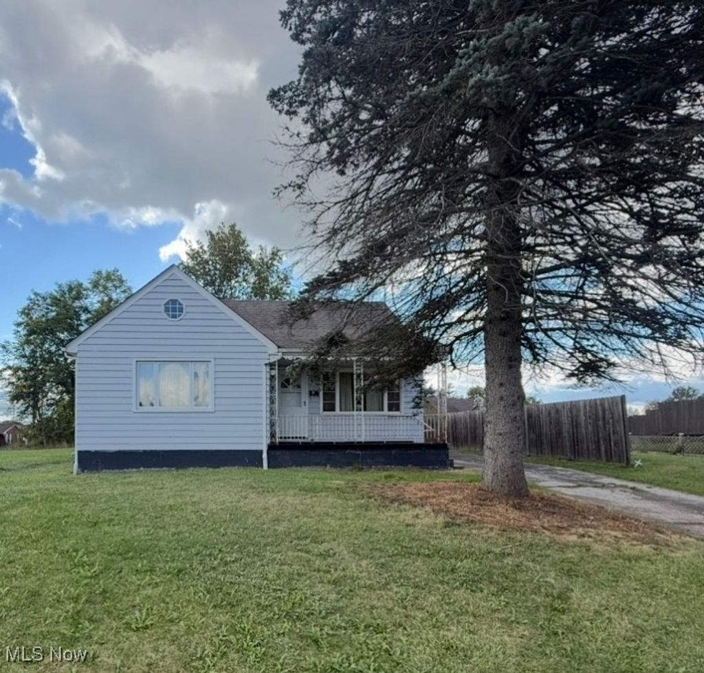 Photo of 435 Blossom Avenue, Campbell, OH 44405 (MLS # 5180541)