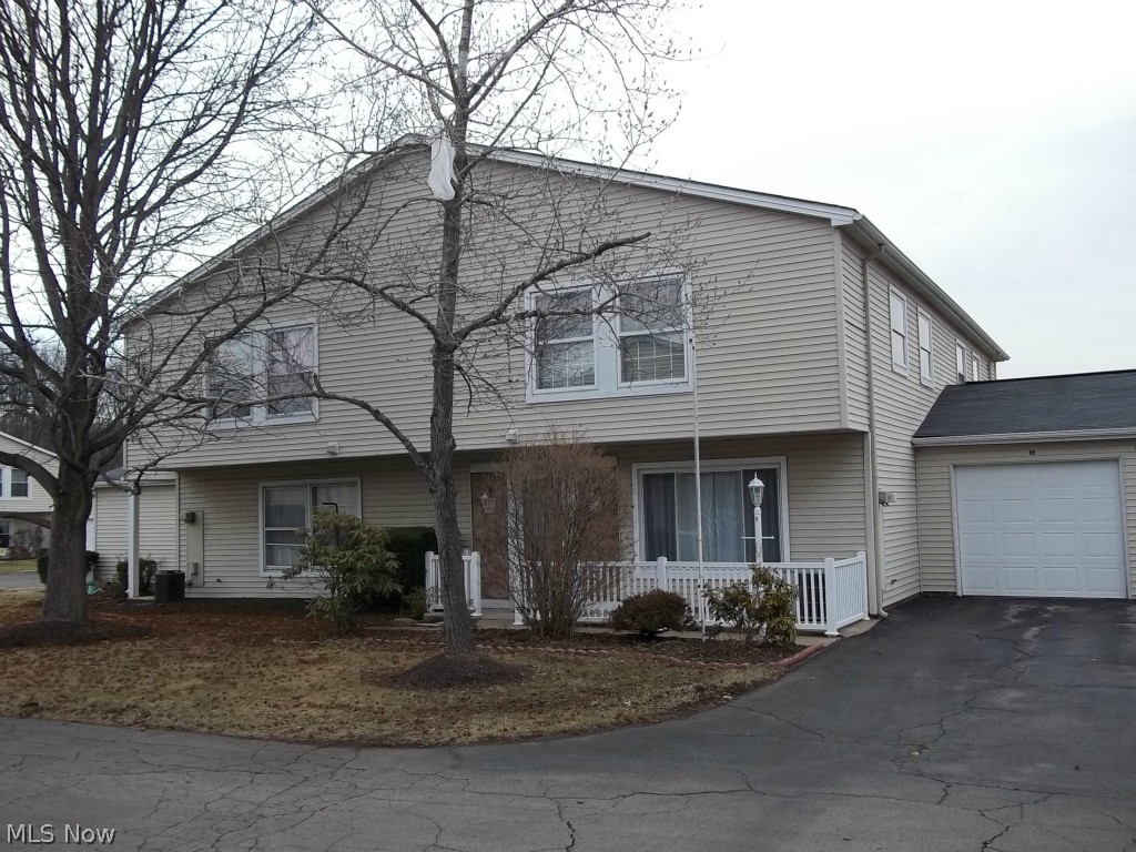 3 Bedroom condo with new laminate floors in kitchen, LR & DR. another plus is the stairs, hallway and all 3 bedrooms have carpeting.This unit has a 1/2 bath on the main level and the main bath has a new tub & toilet. So most of the updating has been completed for you. Owner needs one floor plan.