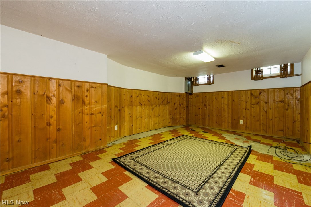 Lyndhurst Manor - Residential