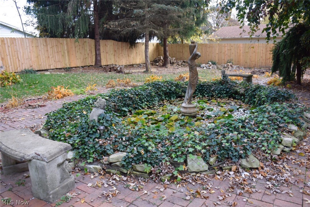 Crestmont Estate - Residential