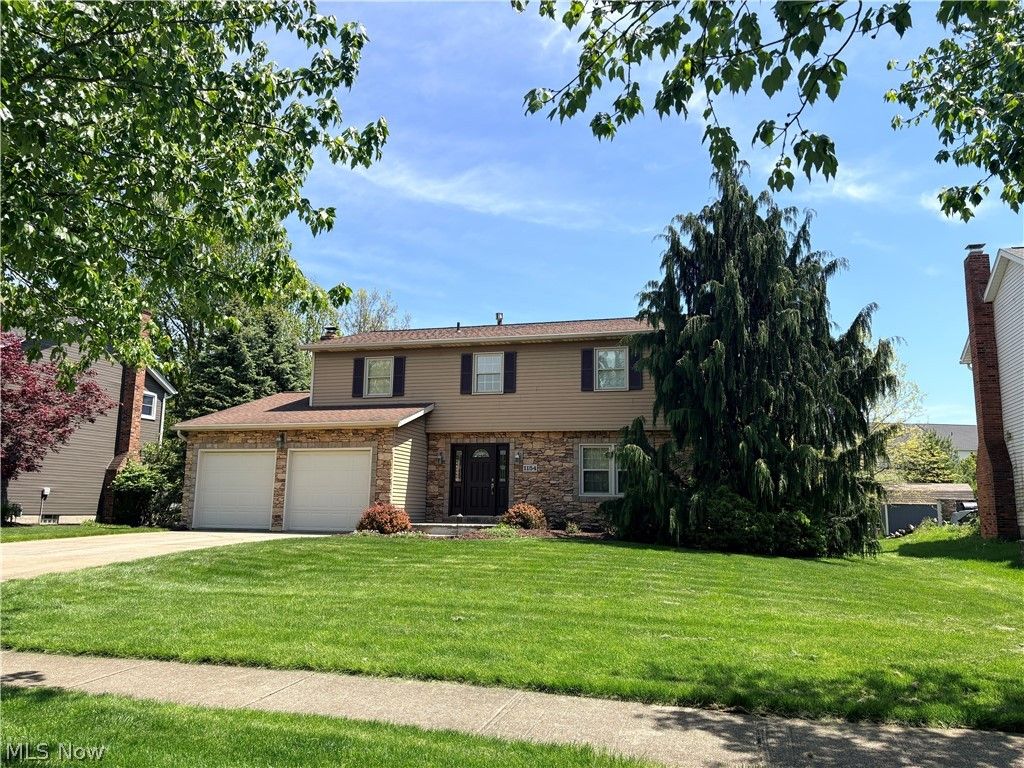Photo of 1154 Waterbury Drive, Medina, OH 44256 (MLS # 5211078)