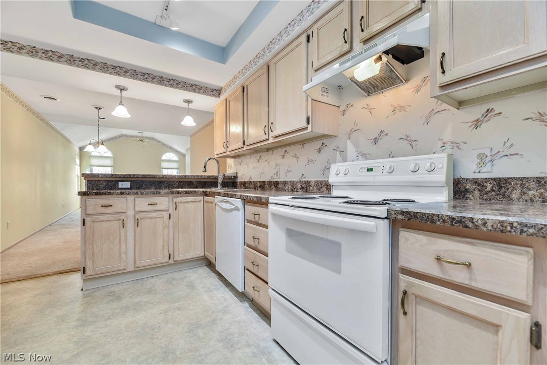 Villas At Mentor On Lake Condo - Residential