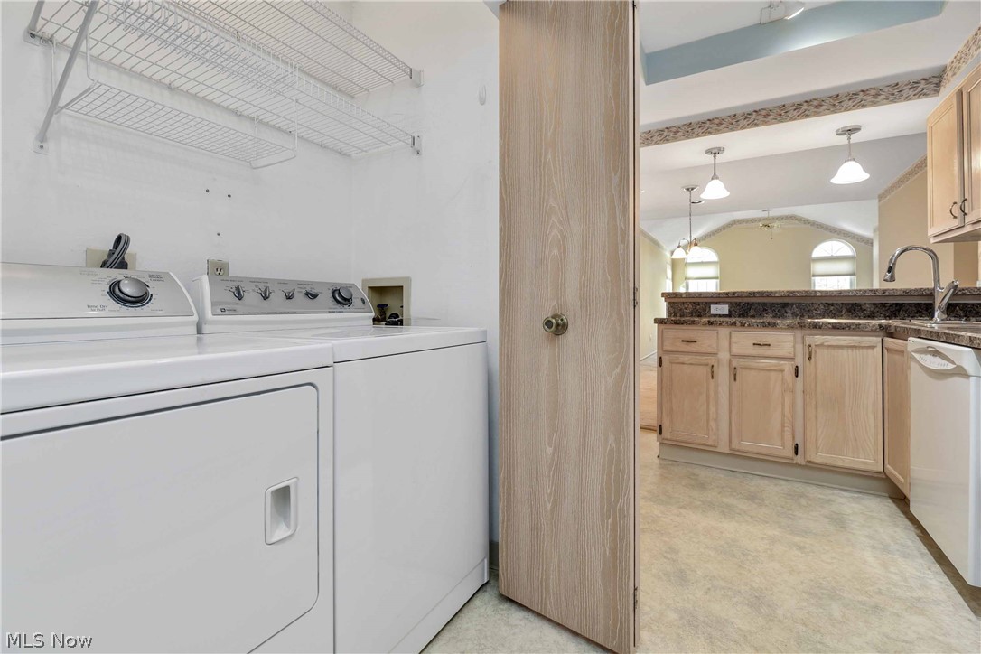 Villas At Mentor On Lake Condo - Residential