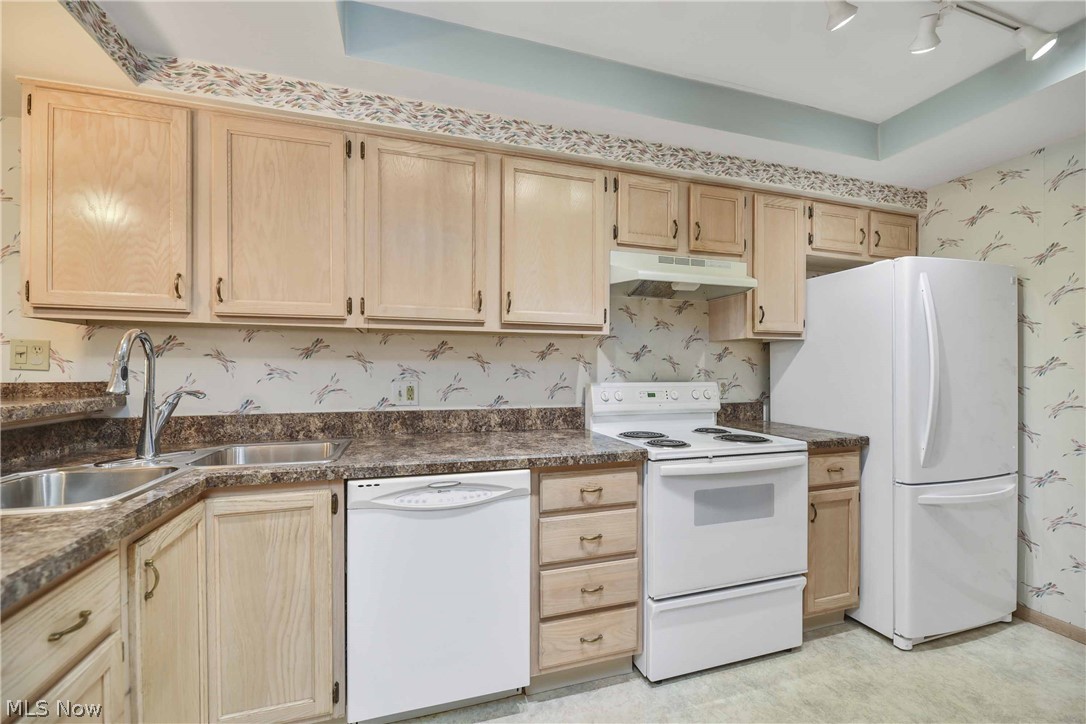 Villas At Mentor On Lake Condo - Residential