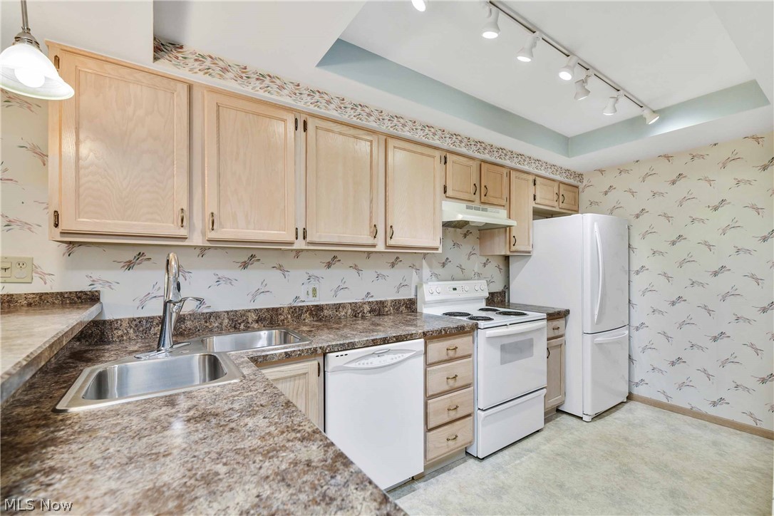 Villas At Mentor On Lake Condo - Residential