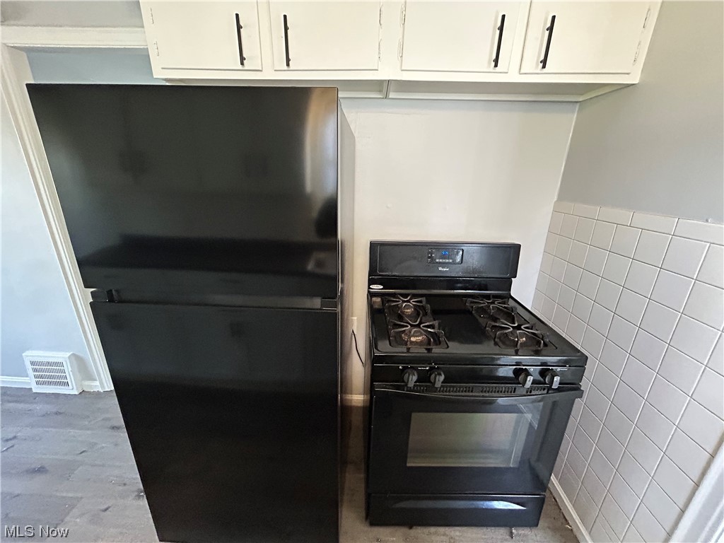 Lee Harvard - Residential Lease
