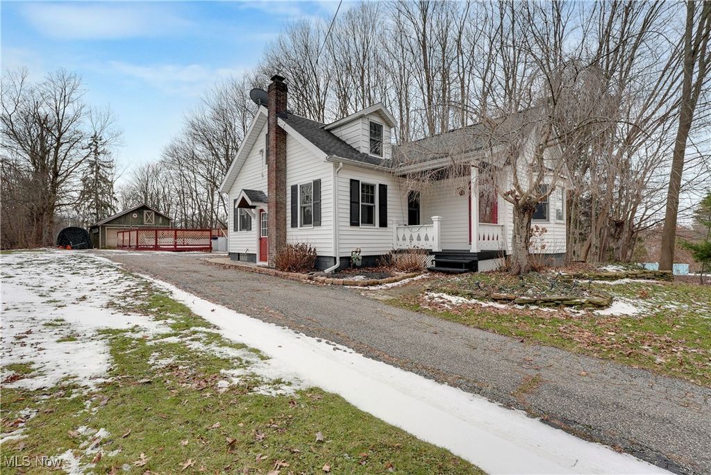 Photo of 8382 Euclid Chardon Road, Kirtland, OH 44094 (MLS # 5178370)