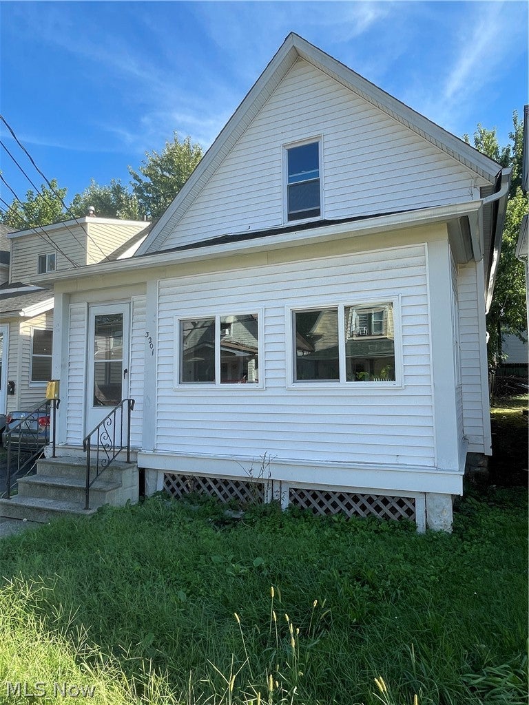 3201 Saratoga Avenue