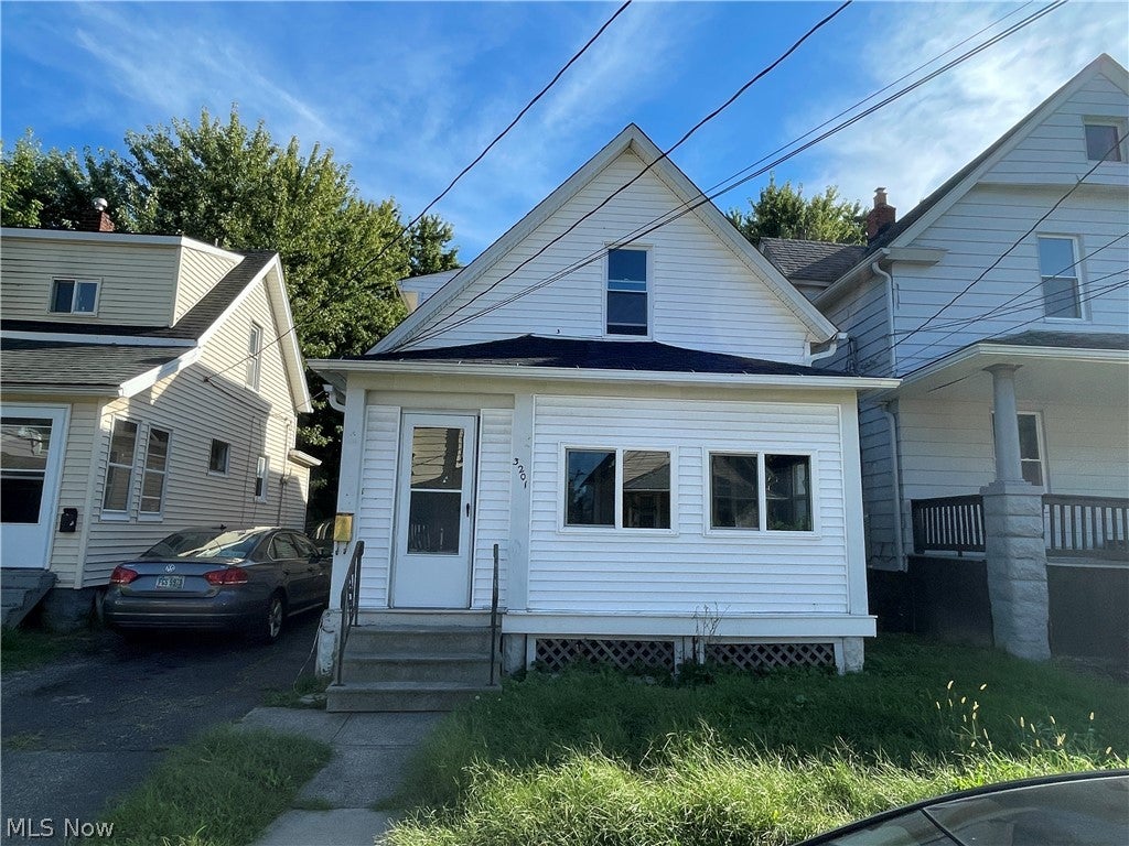 3201 Saratoga Avenue