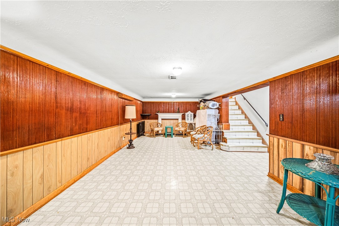 131 E 206th Street, Euclid, Ohio image 27