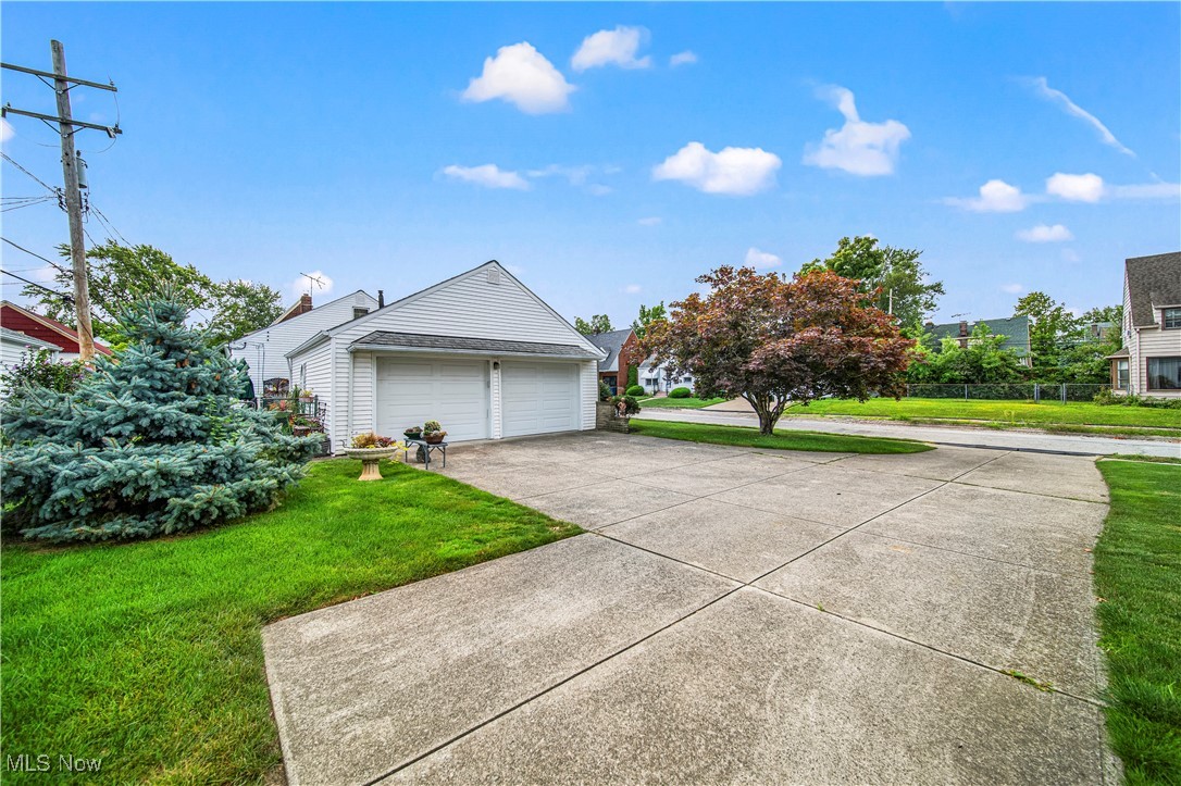 131 E 206th Street, Euclid, Ohio image 4