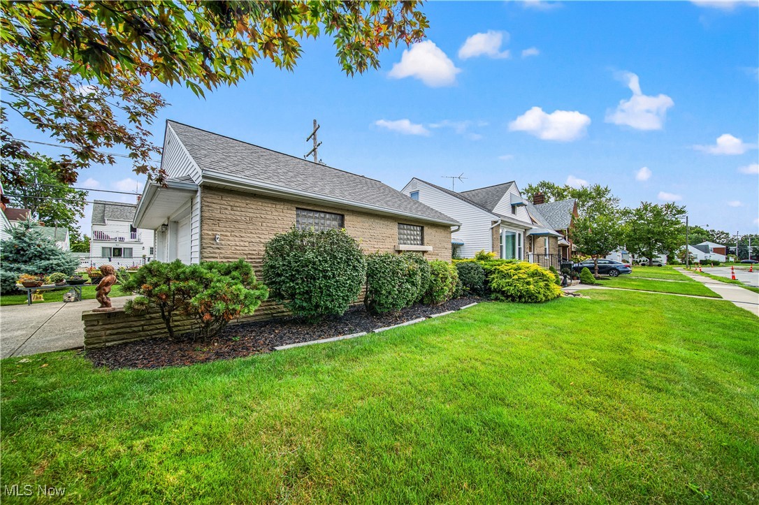 131 E 206th Street, Euclid, Ohio image 5