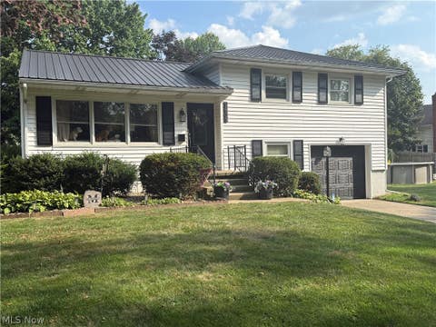 Homes For Sale - 1505 Nicholear Avenue<br/> Coshocton, OH 43812