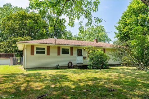 Homes For Sale - 7101 Pinecrest Street<br/> Stark County, Canton, OH 44721
