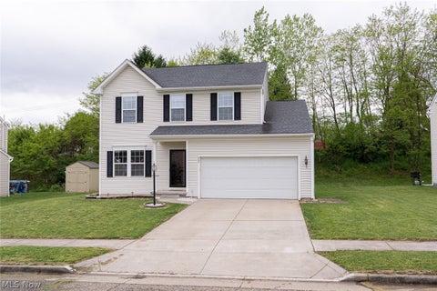 Photo of 867 Starr Ridge Street SE, Massillon, OH 44646 (MLS # 5255361)